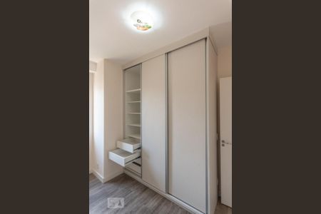 Apartamento à venda com 66m², 2 quartos e 1 vagaQuarto- Armários   