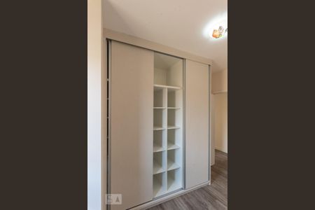 Apartamento à venda com 66m², 2 quartos e 1 vagaQuarto- Armários    