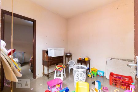 Casa para alugar com 214m², 4 quartos e 2 vagas Casa para alugar com 214m², 4 quartos e 2 vagasCasa de fundos - Sala