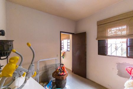 Casa para alugar com 214m², 4 quartos e 2 vagas Casa para alugar com 214m², 4 quartos e 2 vagasCasa de fundos - Quarto