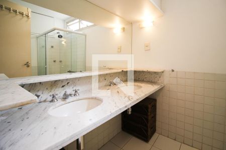 Apartamento à venda com 135m², 3 quartos e 1 vagaBanheiro da Suíte