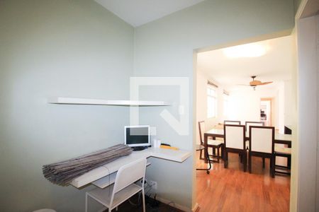 Apartamento à venda com 135m², 3 quartos e 1 vagaSala de TV