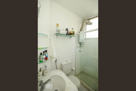 Banheiro  de apartamento para alugar com 1 quarto, 40m² em Copacabana, Rio de Janeiro
