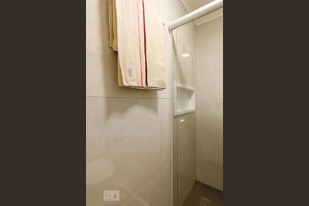 Banheiro suíte de apartamento para alugar com 1 quarto, 27m² em Bethaville I, Barueri