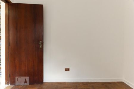 Quarto de casa para alugar com 1 quarto, 60m² em Vila Paulo Silas, São Paulo