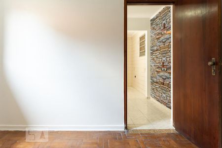 Quarto de casa para alugar com 1 quarto, 60m² em Vila Paulo Silas, São Paulo