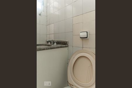 Banheiro de casa para alugar com 1 quarto, 60m² em Vila Paulo Silas, São Paulo