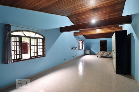 Casa à venda com 224m², 3 quartos e 5 vagasSótão