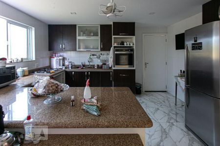 Casa de condomínio para alugar com 320m², 5 quartos e 3 vagas Casa de condomínio para alugar com 320m², 5 quartos e 3 vagasCozinha