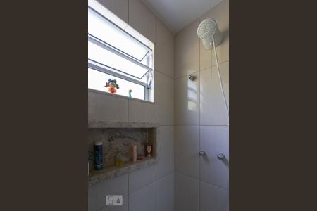 Casa de condomínio para alugar com 320m², 5 quartos e 3 vagas Casa de condomínio para alugar com 320m², 5 quartos e 3 vagasBanheiro da Suíte 1