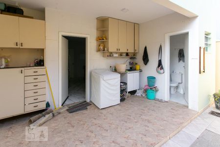 Casa de condomínio para alugar com 320m², 5 quartos e 3 vagas Casa de condomínio para alugar com 320m², 5 quartos e 3 vagasArea de Serviço