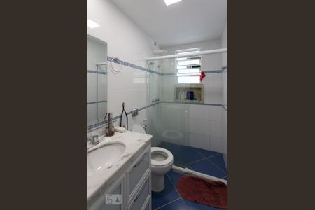 Casa de condomínio para alugar com 320m², 5 quartos e 3 vagas Casa de condomínio para alugar com 320m², 5 quartos e 3 vagasBanheiro da Suite 4