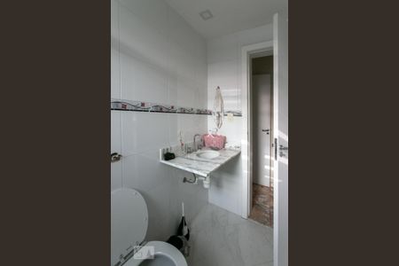 Casa de condomínio para alugar com 320m², 5 quartos e 3 vagas Casa de condomínio para alugar com 320m², 5 quartos e 3 vagasBanheiro Suíte 3