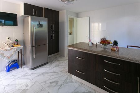 Casa de condomínio para alugar com 320m², 5 quartos e 3 vagas Casa de condomínio para alugar com 320m², 5 quartos e 3 vagasCozinha