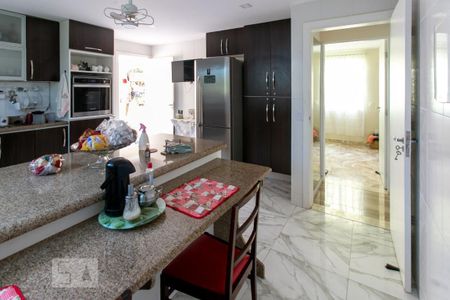 Casa de condomínio para alugar com 320m², 5 quartos e 3 vagas Casa de condomínio para alugar com 320m², 5 quartos e 3 vagasCozinha