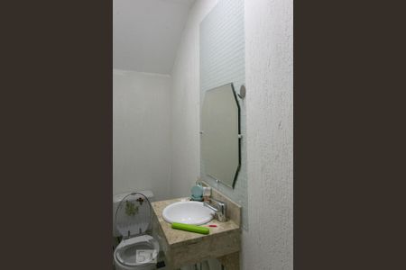 Casa de condomínio para alugar com 320m², 5 quartos e 3 vagas Casa de condomínio para alugar com 320m², 5 quartos e 3 vagasLavabo