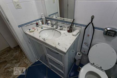 Casa de condomínio para alugar com 320m², 5 quartos e 3 vagas Casa de condomínio para alugar com 320m², 5 quartos e 3 vagasBanheiro da Suite 4
