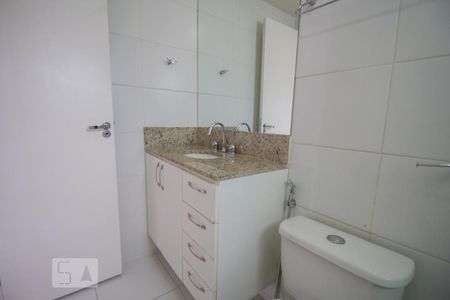 Casa de condomínio à venda com 160m², 3 quartos e 2 vagas Casa de condomínio à venda com 160m², 3 quartos e 2 vagasBanheiro dos Quartos