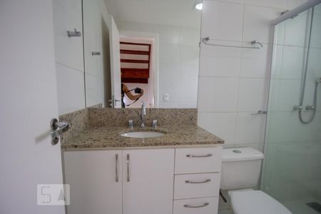 Casa de condomínio à venda com 160m², 3 quartos e 2 vagas Casa de condomínio à venda com 160m², 3 quartos e 2 vagasBanheiro dos Quartos