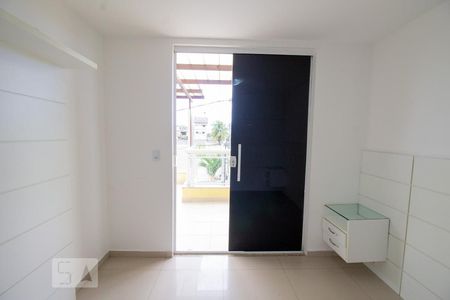 Suíte de casa de condomínio à venda com 3 quartos, 160m² em Vargem Pequena, Rio de Janeiro