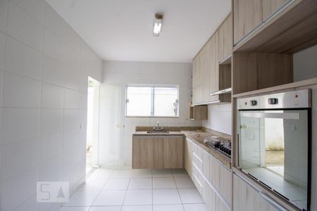 Casa de condomínio à venda com 160m², 3 quartos e 2 vagas Casa de condomínio à venda com 160m², 3 quartos e 2 vagasCozinha