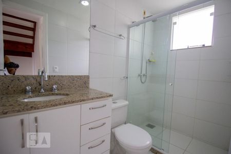 Casa de condomínio à venda com 160m², 3 quartos e 2 vagas Casa de condomínio à venda com 160m², 3 quartos e 2 vagasBanheiro dos Quartos