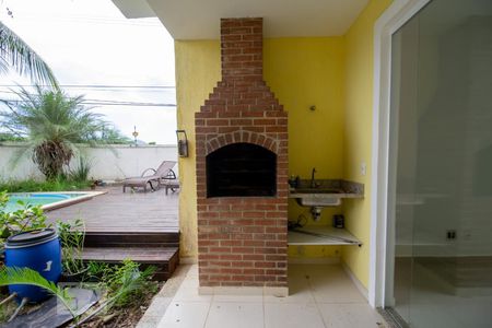 Casa de condomínio à venda com 160m², 3 quartos e 2 vagas Casa de condomínio à venda com 160m², 3 quartos e 2 vagasChurrasqueira