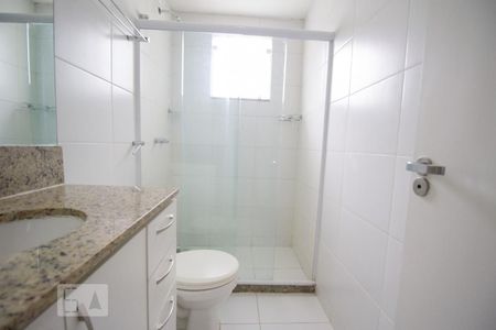 Casa de condomínio à venda com 160m², 3 quartos e 2 vagas Casa de condomínio à venda com 160m², 3 quartos e 2 vagasBanheiro da Suíte