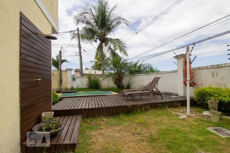 Casa de condomínio à venda com 160m², 3 quartos e 2 vagas Casa de condomínio à venda com 160m², 3 quartos e 2 vagasQuintal