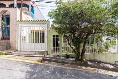 Casa à venda com 150m², 4 quartos e 3 vagas Casa à venda com 150m², 4 quartos e 3 vagasFachada