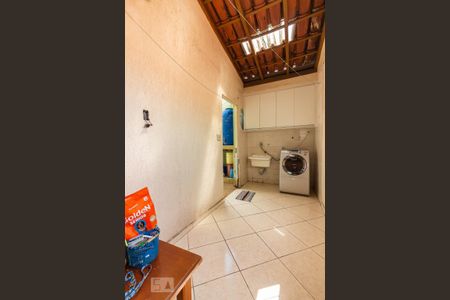 Casa à venda com 150m², 4 quartos e 3 vagas Casa à venda com 150m², 4 quartos e 3 vagasÁrea de Serviço