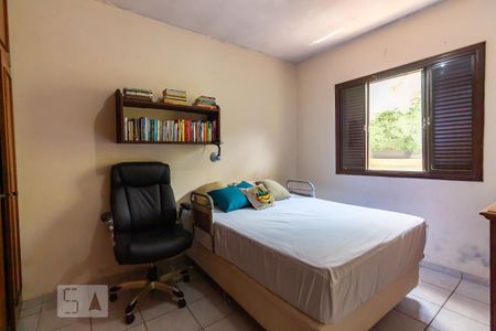 Suíte  de casa à venda com 4 quartos, 150m² em Vila Yara, Osasco