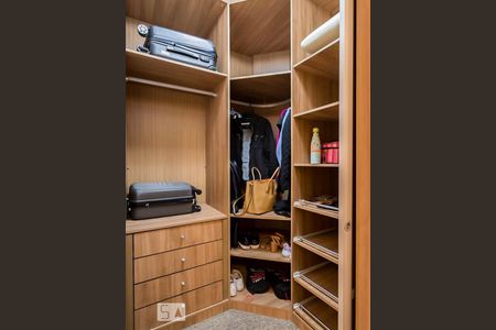 Closet de kitnet/studio à venda com 1 quarto, 52m² em Vila Olímpia, São Paulo