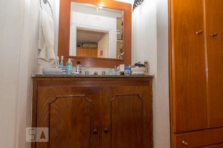 Casa à venda com 105m², 3 quartos e 2 vagasBanheiro