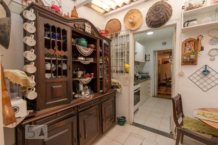 Casa à venda com 105m², 3 quartos e 2 vagasCozinha