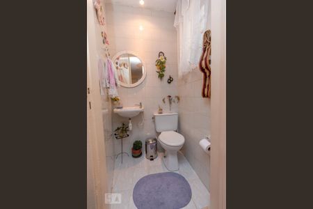 Casa à venda com 105m², 3 quartos e 2 vagasLavabo