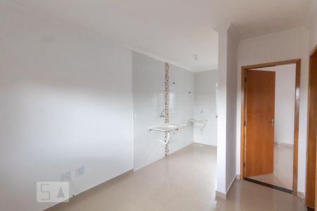 Sala de apartamento para alugar com 2 quartos, 48m² em Parque das Paineiras, São Paulo