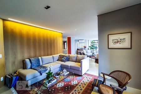 Sala de TV de apartamento à venda com 4 quartos, 289m² em Vila Morumbi, São Paulo