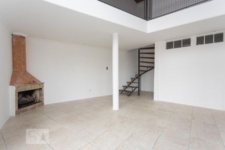 Casa para alugar com 160m², 2 quartos e 6 vagas Casa para alugar com 160m², 2 quartos e 6 vagasSala