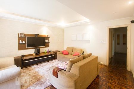 Sala 1 de casa para alugar com 6 quartos, 300m² em Parque Maria Helena, São Paulo