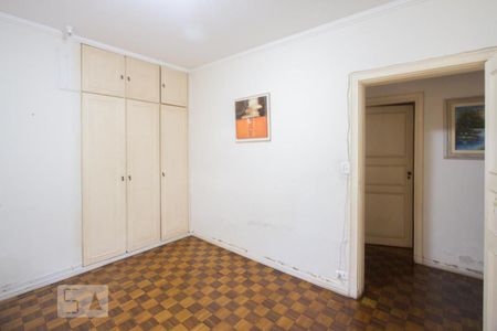 Sala 3 de casa para alugar com 6 quartos, 300m² em Parque Maria Helena, São Paulo