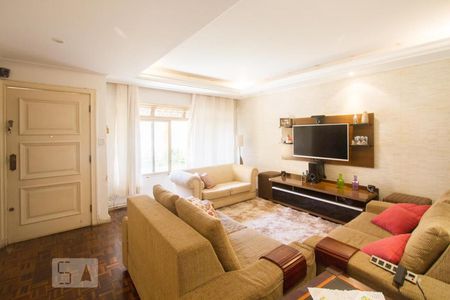 Sala 1 de casa para alugar com 6 quartos, 300m² em Parque Maria Helena, São Paulo