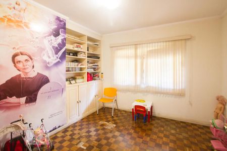 Sala 2 de casa para alugar com 6 quartos, 300m² em Parque Maria Helena, São Paulo