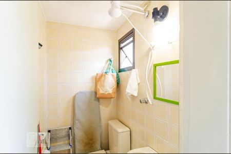 Apartamento à venda com 80m², 2 quartos e 1 vaga Apartamento à venda com 80m², 2 quartos e 1 vagaBanheiro de Serviço
