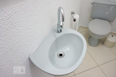 Lavabo de casa para alugar com 3 quartos, 75m² em Jardim Arize, São Paulo