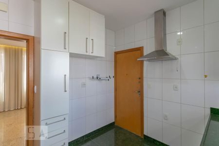 Apartamento à venda com 89m², 4 quartos e 2 vagas Apartamento à venda com 89m², 4 quartos e 2 vagasCozinha