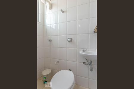 Apartamento à venda com 89m², 4 quartos e 2 vagas Apartamento à venda com 89m², 4 quartos e 2 vagasBanheiro de Serviço