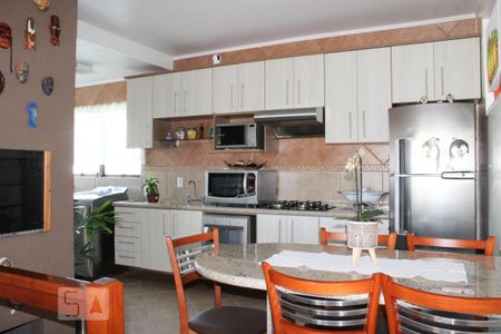 Apartamento à venda com 214m², 3 quartos e 2 vagas Apartamento à venda com 214m², 3 quartos e 2 vagasCozinha