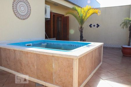 Apartamento à venda com 214m², 3 quartos e 2 vagas Apartamento à venda com 214m², 3 quartos e 2 vagasPiscina