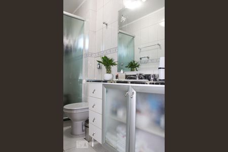 Apartamento à venda com 214m², 3 quartos e 2 vagas Apartamento à venda com 214m², 3 quartos e 2 vagasBanheiro 1